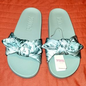 VICTORIA SECRET PINK SLIDES